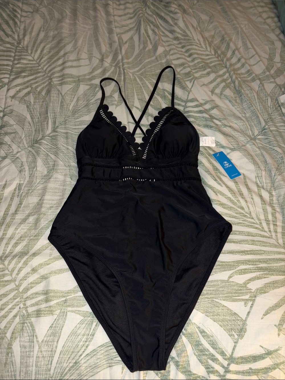 Cupshe bathingsuit- large